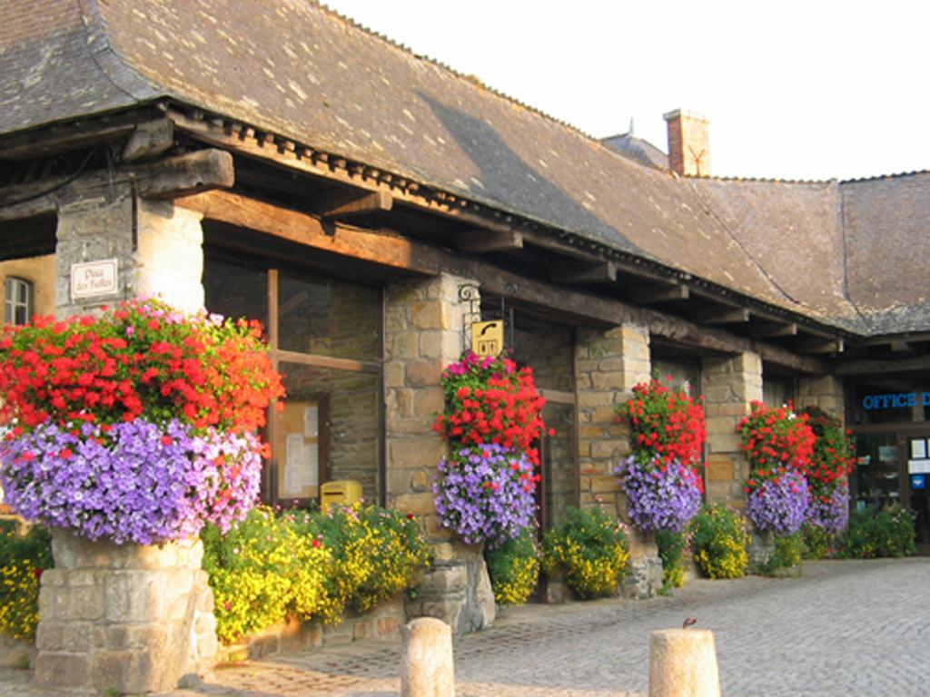 Les Locations Du Puits Bed & Breakfast Рошфор-ан-Тер Екстериор снимка