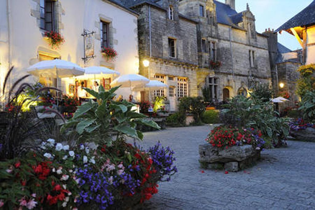 Les Locations Du Puits Bed & Breakfast Рошфор-ан-Тер Екстериор снимка